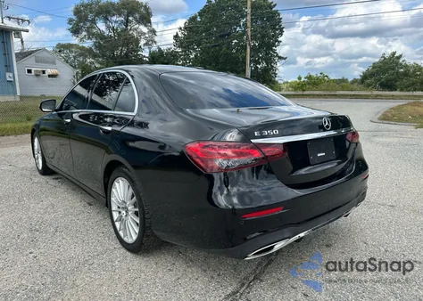 2021 Mercedes-Benz E 350 z USA, uszkodzony, nr VIN W1KZF8DB5MA898147